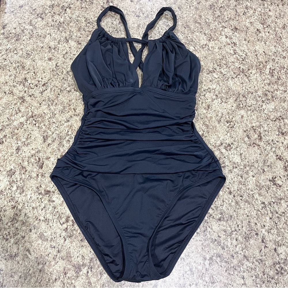 La Blanca Island Goddess High-Neck Keyhole One
Piece Black Size Small